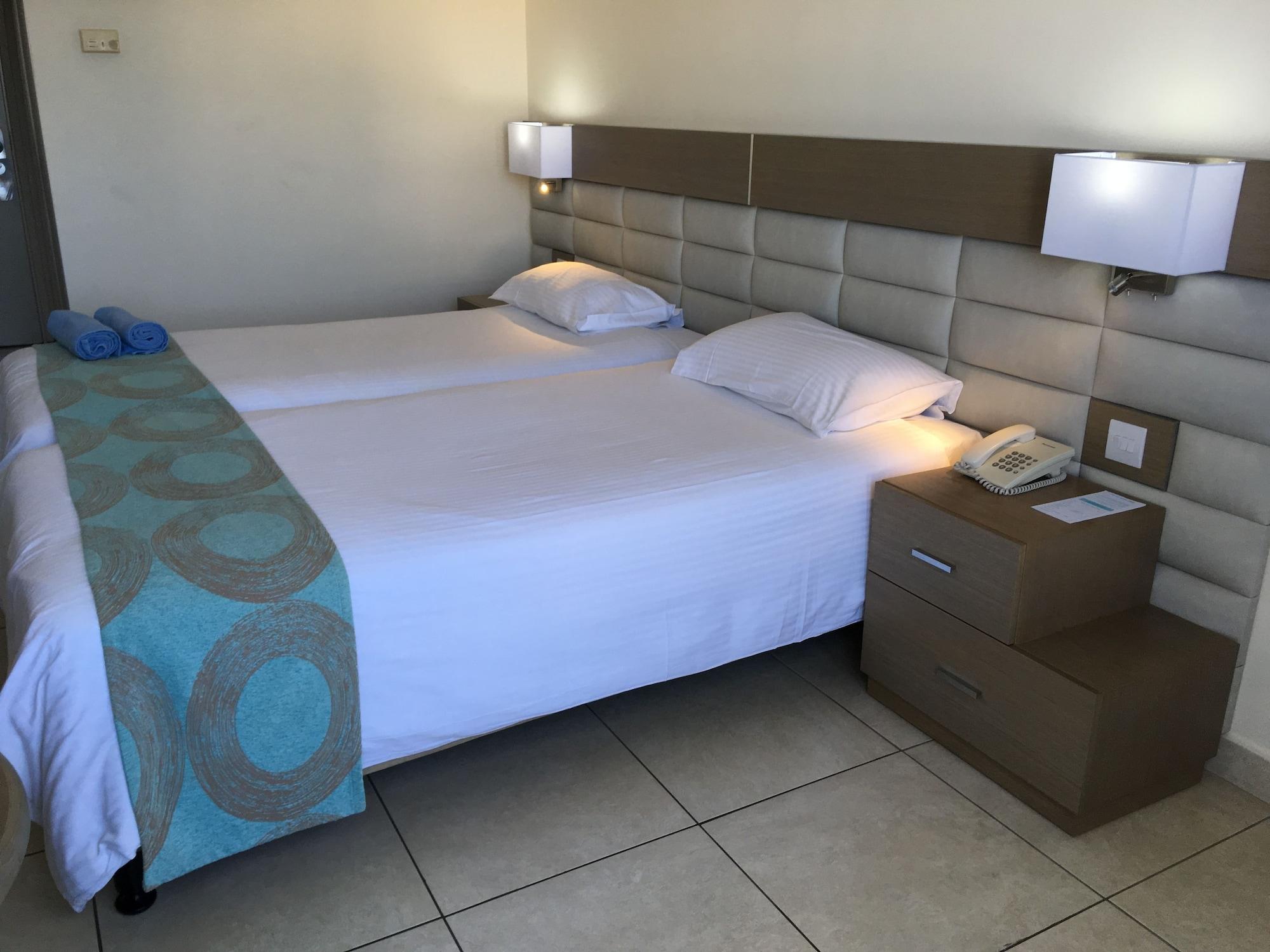 Avanti Hotel Paphos ภายนอก รูปภาพ