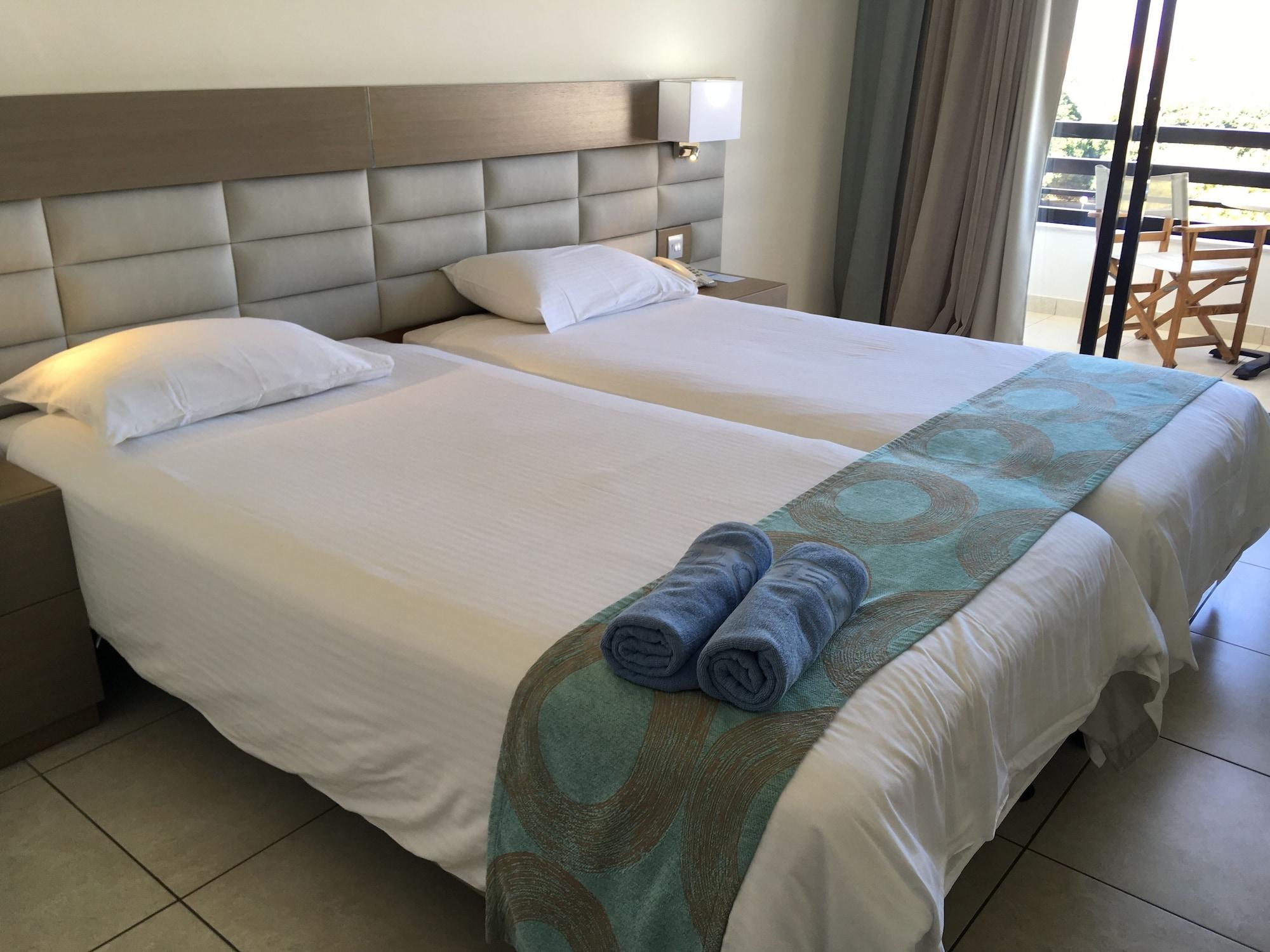 Avanti Hotel Paphos ภายนอก รูปภาพ