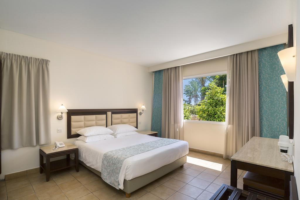 Avanti Hotel Paphos ภายนอก รูปภาพ