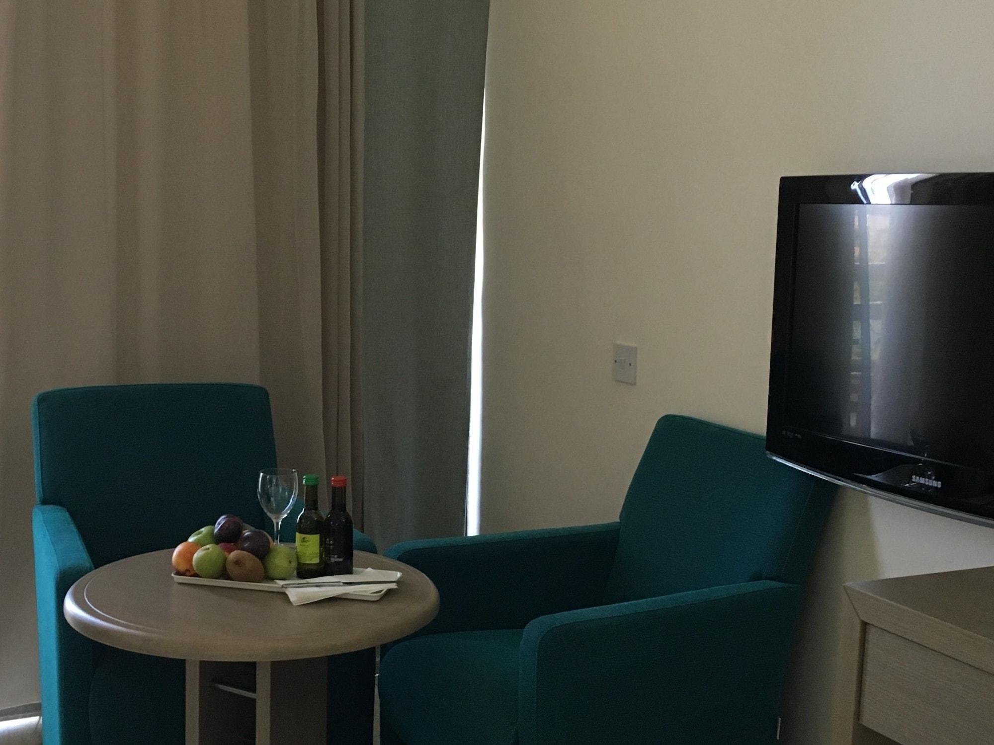 Avanti Hotel Paphos ภายนอก รูปภาพ