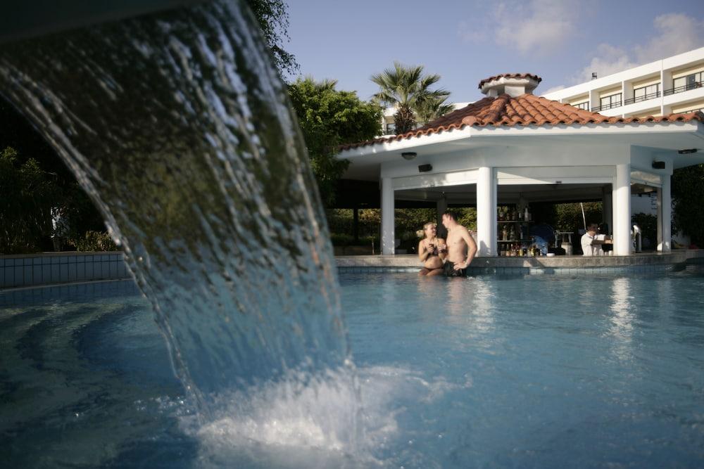 Avanti Hotel Paphos ภายนอก รูปภาพ