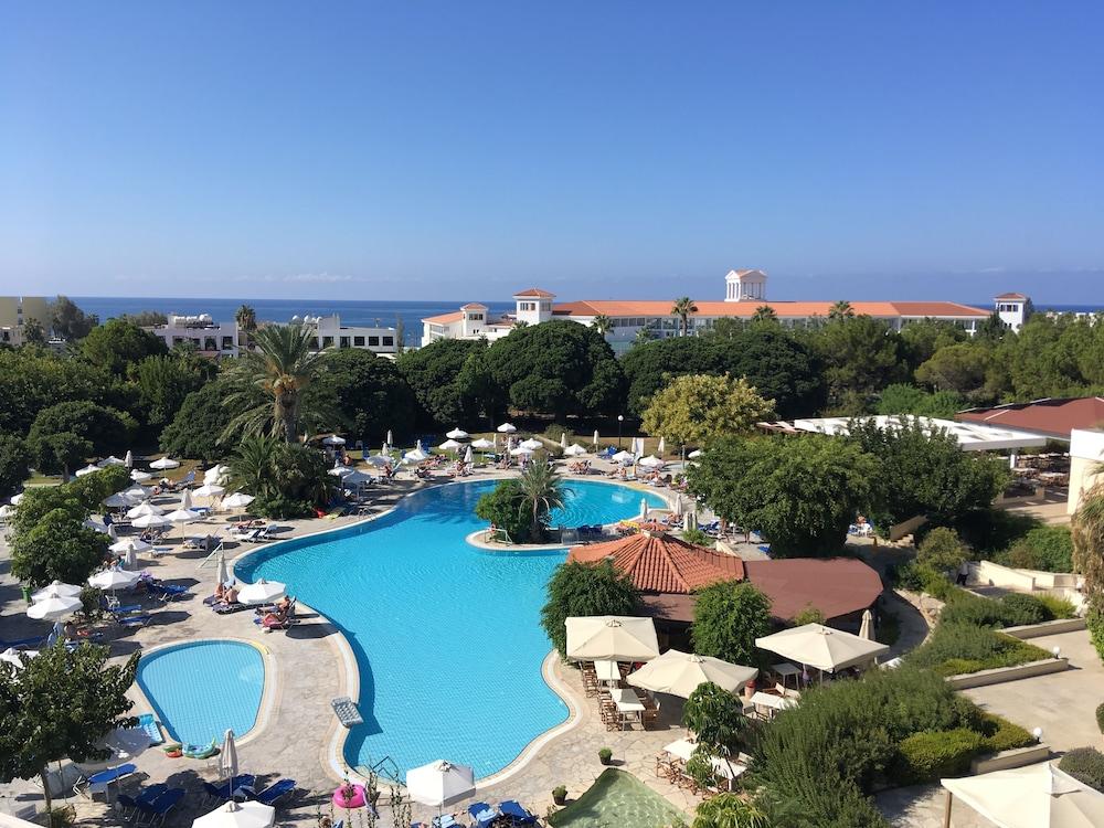 Avanti Hotel Paphos ภายนอก รูปภาพ