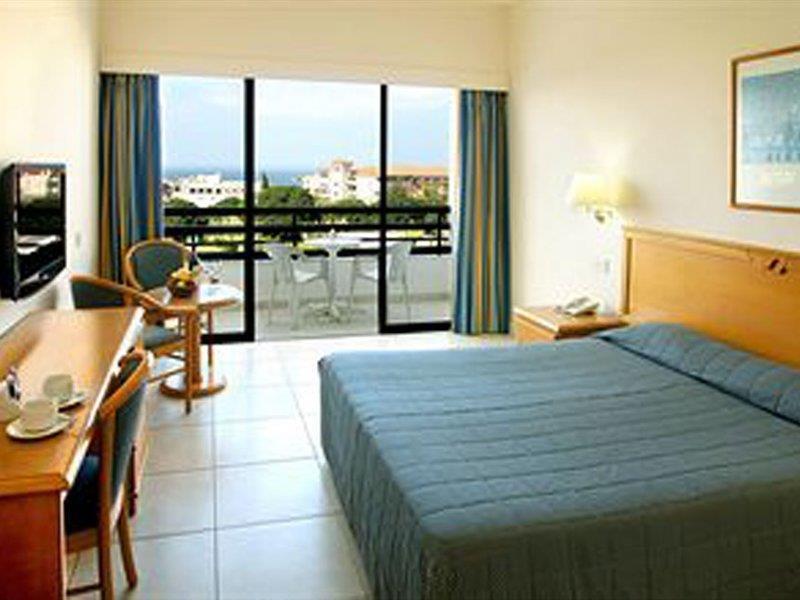 Avanti Hotel Paphos ภายนอก รูปภาพ